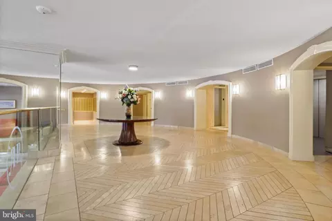 8340 Greensboro Dr #421, Mclean, VA 22102 photo 6