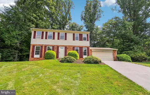 12137 Westwood Hills Dr, Herndon, VA 20171