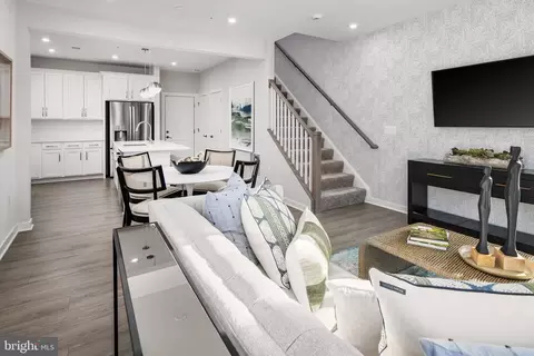 4676 Westfields Blvd, Chantilly, VA 20151 photo 2