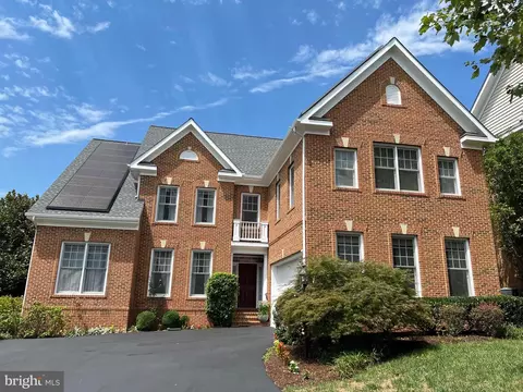 2368 Jawed Pl, Dunn Loring, VA 22027