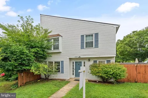 6101 D Hoskins Hollow Cir, Centreville, VA 20121