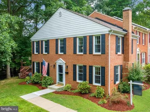 2304 Horseferry Ct, Reston, VA 20191