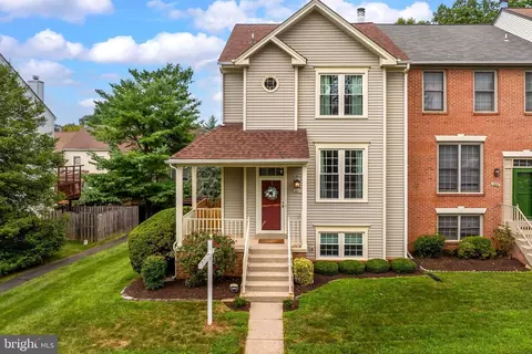 12672 Marcum Ct, Fairfax, VA 22033
