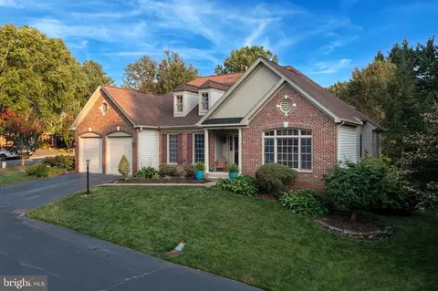 8292 Armetale Ln, Fairfax Station, VA 22039