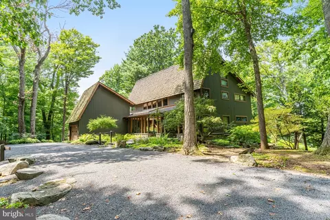 Exterior - 718 Bulls Neck Rd, Mclean, VA 22102 photo 1 of 12
