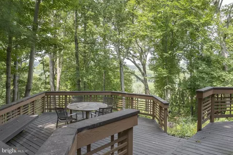 Exterior - 718 Bulls Neck Rd, Mclean, VA 22102 photo 12 of 12