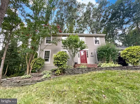 5932 New England Woods Dr, Burke, VA 22015