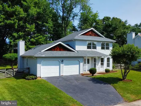 1422 Powells Tavern Pl, Herndon, VA 20170