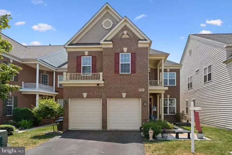 8163 Gilroy Dr, Lorton, VA 22079