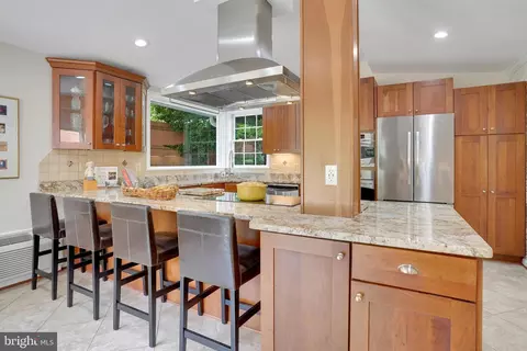 8017 Agin Ct, Mclean, VA 22102 photo 14