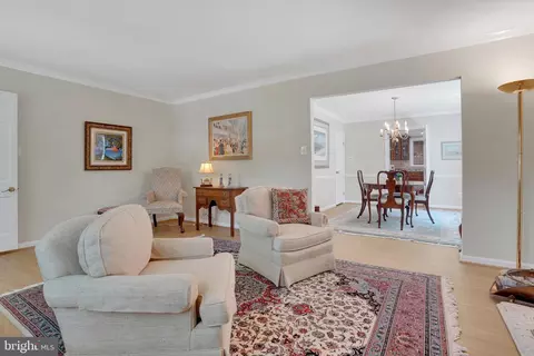8017 Agin Ct, Mclean, VA 22102 photo 11