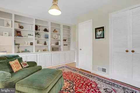 8017 Agin Ct, Mclean, VA 22102 photo 7