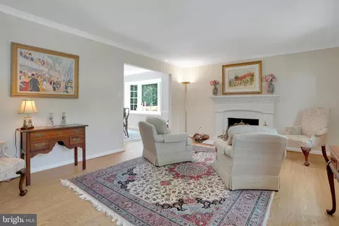 8017 Agin Ct, Mclean, VA 22102 photo 9