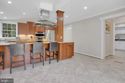 8017 Agin Ct, Mclean, VA 22102 photo 16