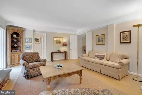 8017 Agin Ct, Mclean, VA 22102 photo 19