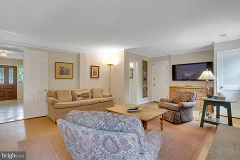8017 Agin Ct, Mclean, VA 22102 photo 22