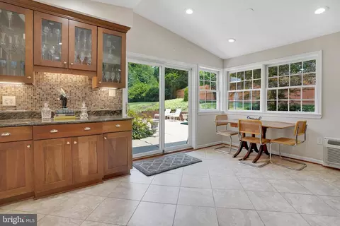 8017 Agin Ct, Mclean, VA 22102 photo 18