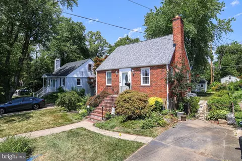 6514 Cedar Ln, Falls Church, VA 22042