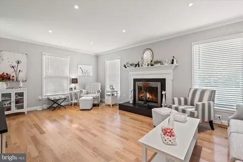 6297 Kerrydale Dr, Springfield, VA 22152 photo 8
