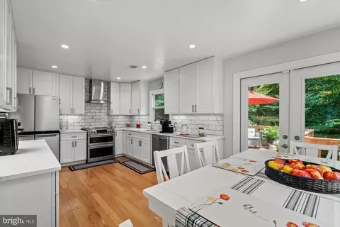 6297 Kerrydale Dr, Springfield, VA 22152 photo 9