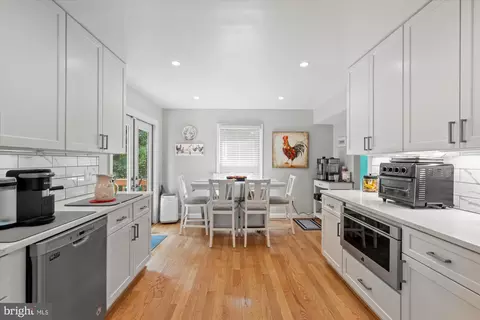6297 Kerrydale Dr, Springfield, VA 22152 photo 12