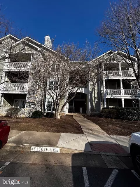1712 Lake Shore Crest Dr #11, Reston, VA 20190