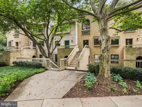11156 Boathouse Ct #73, Reston, VA 20191