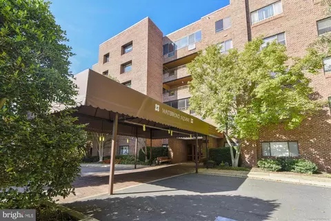 11500 Fairway Dr #301, Reston, VA 20190