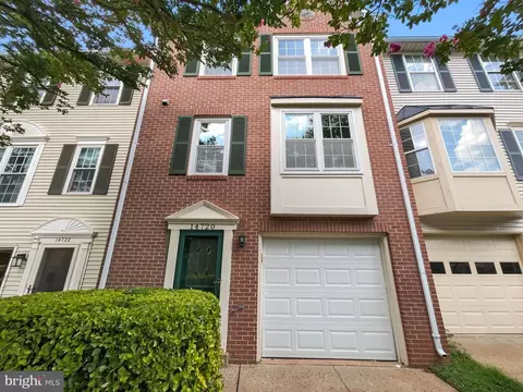 14720 Stream Pond Dr, Centreville, VA 20120