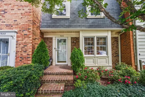 5056 Head Ct, Fairfax, VA 22032