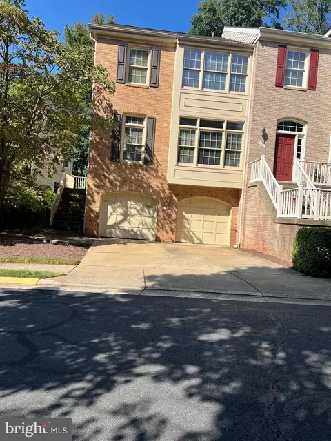 1371 Heritage Oak Way, Reston, VA 20194