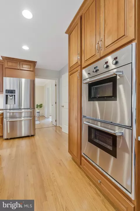 Kitchen - 2605 Barnside Ct, Herndon, VA 20171 photo 4 of 5