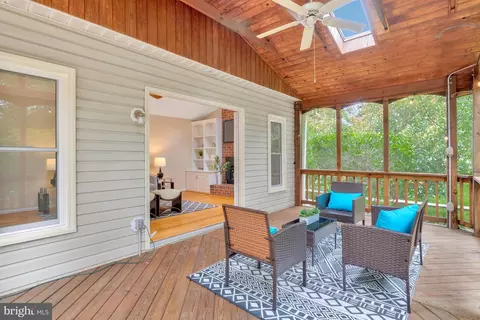 Exterior - 2605 Barnside Ct, Herndon, VA 20171 photo 9 of 17