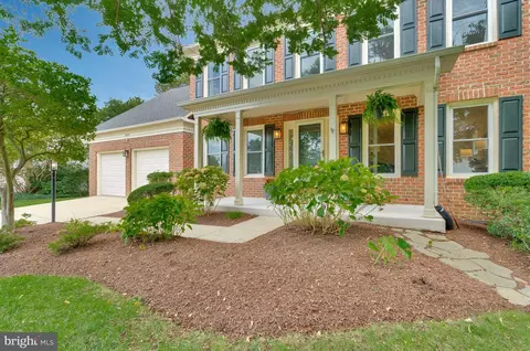 Exterior - 2605 Barnside Ct, Herndon, VA 20171 photo 2 of 17