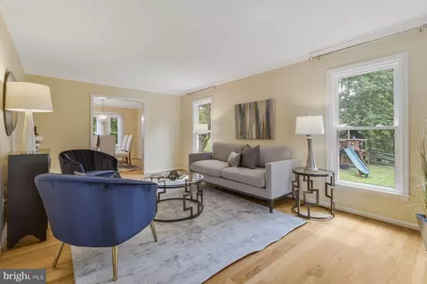 Living - 2605 Barnside Ct, Herndon, VA 20171 photo 1 of 5