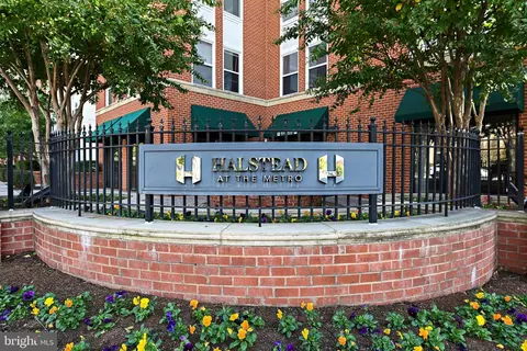 2665 Prosperity Ave #305, Fairfax, VA 22031