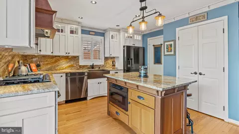 12083 Edgemere Cir, Reston, VA 20190 photo 9