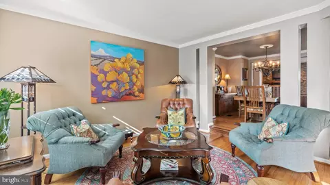 12083 Edgemere Cir, Reston, VA 20190 photo 3
