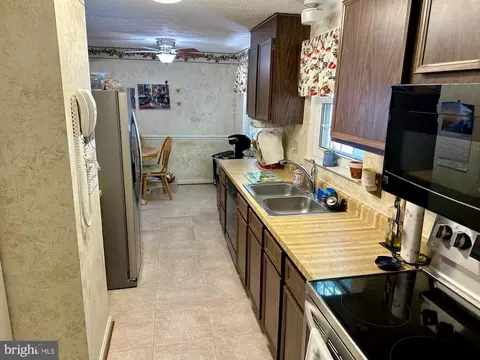 8497 Rainbow Bridge Ln, Springfield, VA 22153 photo 10