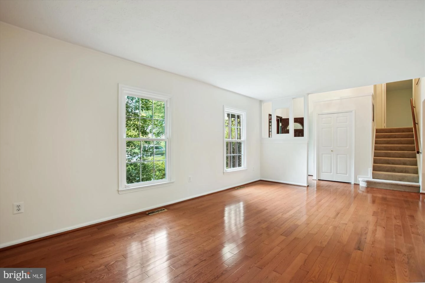 9121 Beachway Ln, Springfield, VA 22153 photo 5