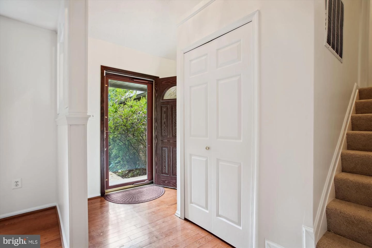 9121 Beachway Ln, Springfield, VA 22153 photo 3