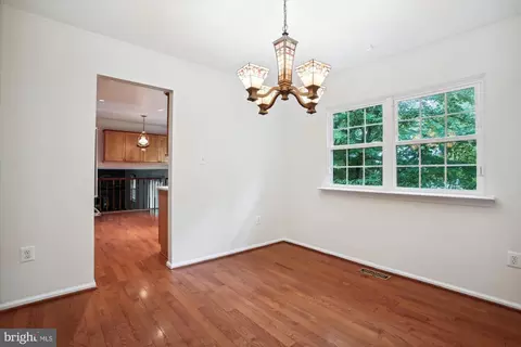 9121 Beachway Ln, Springfield, VA 22153 photo 10