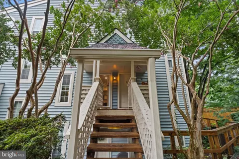 7730 Willow Point Dr #7730, Falls Church, VA 22042