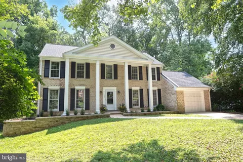 701 John Marshall Dr NW, Vienna, VA 22180