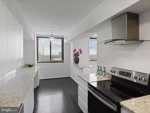 5505 Seminary Rd #1904, Falls Church, VA 22041