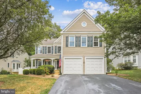 2576 Holly Manor Dr, Falls Church, VA 22043