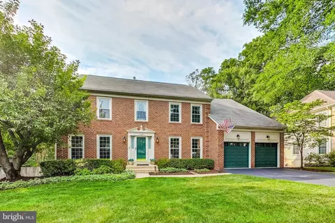 13935 Valley Country Dr, Chantilly, VA 20151
