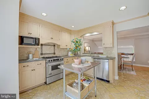 11032 Thrush Ridge Rd, Reston, VA 20191 photo 8