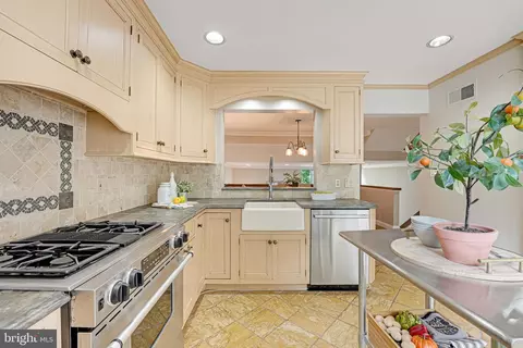 11032 Thrush Ridge Rd, Reston, VA 20191 photo 6