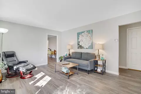 3808 Elmwood Dr, Alexandria, VA 22303